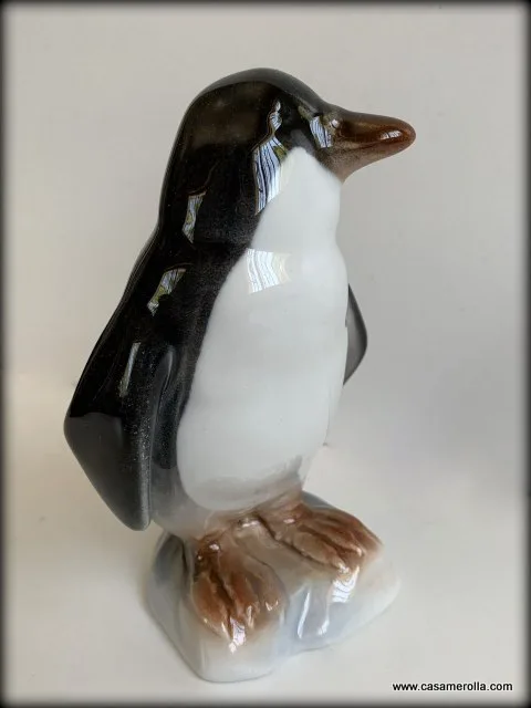 Pingüino en porcelana