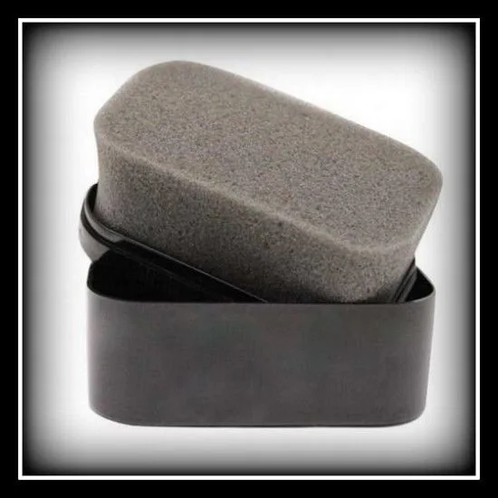 Dispensador para el abrillantado del calzado