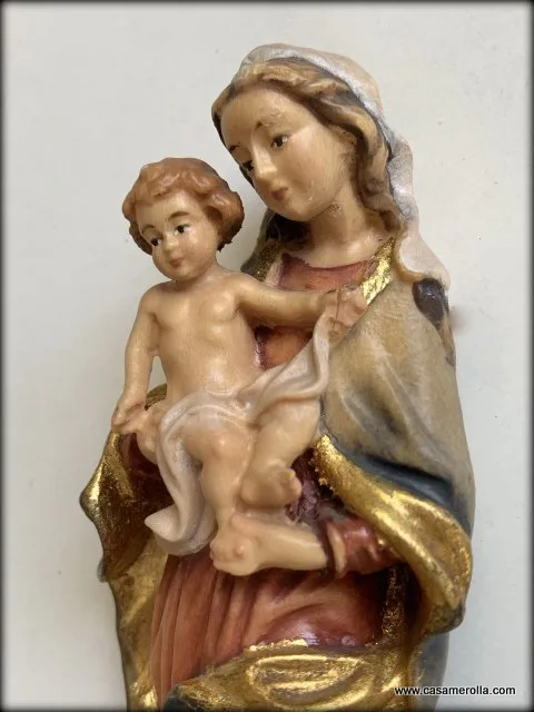 Virgen con el Niño en pasta de madera - Imagen 2