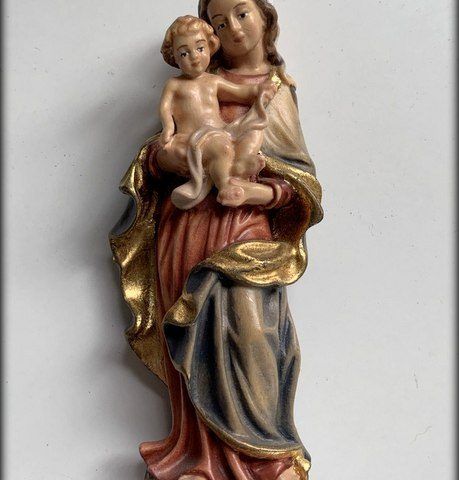 Virgen con el Niño en pasta de madera