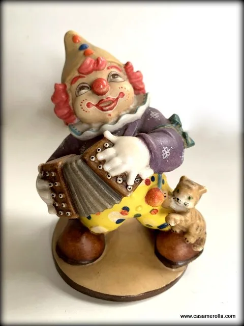 Figura de Payaso con acordeón