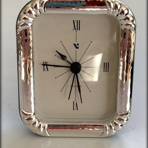 Reloj de mesa en Plata de Ley