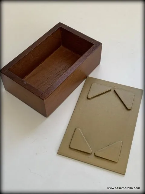 Caja decorativa de madera y latón - Imagen 5