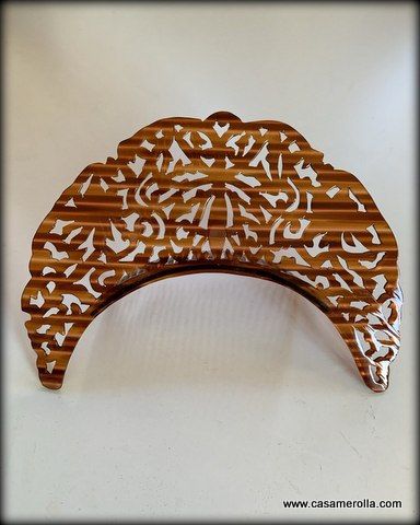 Media peineta en Carey