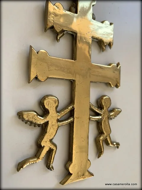 Cruz de Caravaca de latón - Imagen 3