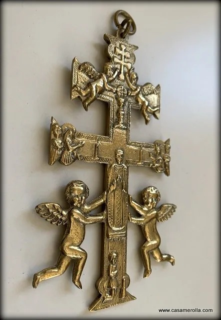 Cruz de Caravaca de latón - Imagen 5
